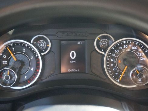 Used 2019 RAM 2500 Big Horn image 26