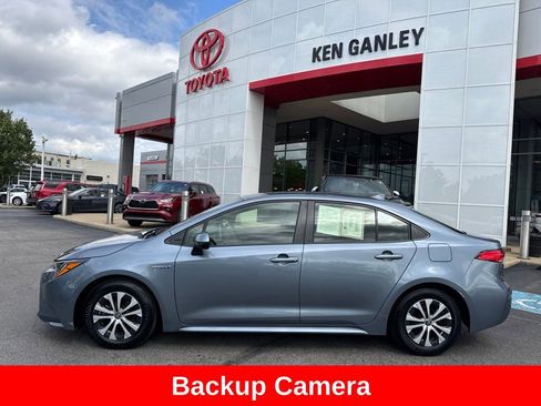 Used 2020 Toyota Corolla LE FWD image 3