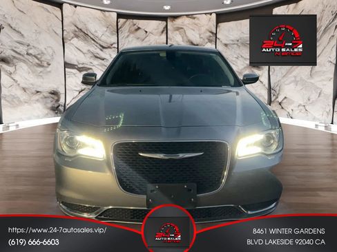 Used 2015 Chrysler 300 Limited image 4