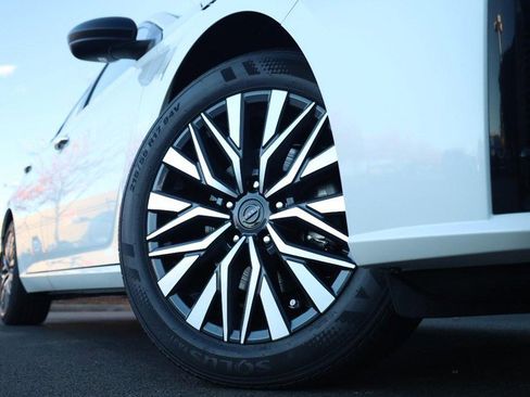 New 2025 Nissan Altima 2.5 SV image 3