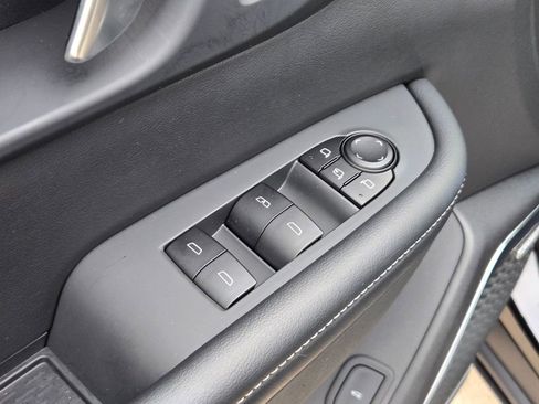 Used 2025 Buick Enclave Preferred image 26