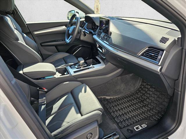 Used 2025 Audi Q5 2.0T Premium w/ Convenience Plus Package AWD/4WD image 12