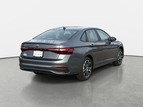 Used 2025 Volkswagen Jetta Sport image 5