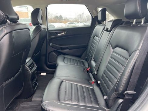 Used 2019 Ford Edge SEL w/ Equipment Group 201A image 17