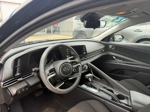 Used 2023 Hyundai Elantra SEL FWD image 7