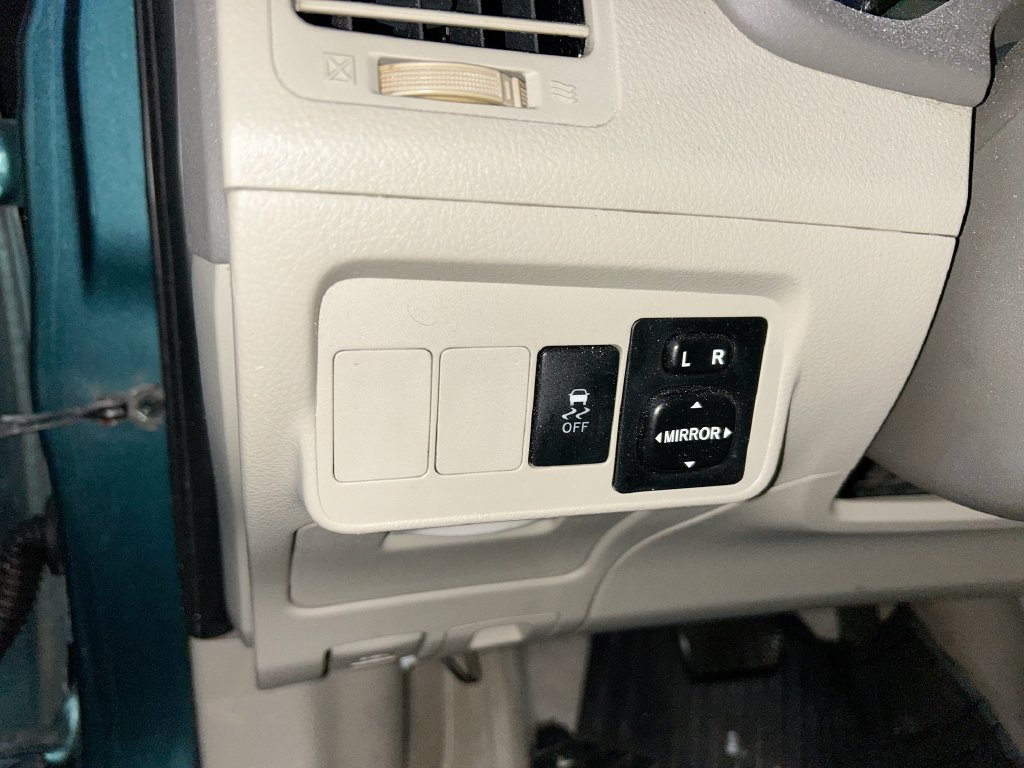 Used 2010 Toyota Corolla LE FWD image 4