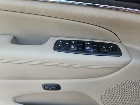 Used 2019 Jeep Grand Cherokee Overland RWD image 9