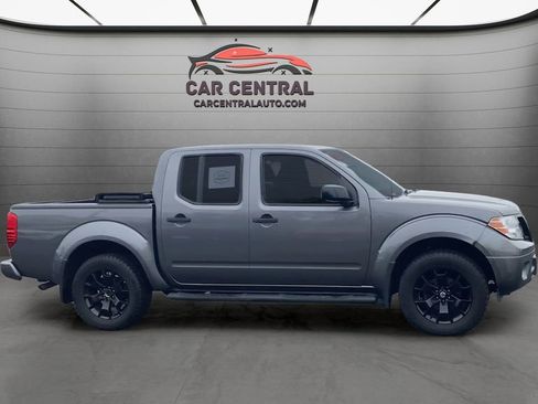 Used 2020 Nissan Frontier SV w/ Midnight Edition Floor Mats AWD/4WD image 6