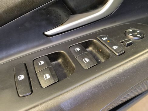 Used 2025 Hyundai Elantra SE FWD image 27