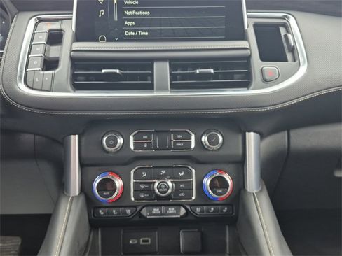 Used 2022 GMC Yukon SLT w/ SLT Premium Package image 11