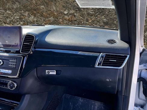 Used 2019 Mercedes-Benz GLE 400 4MATIC w/ Premium 1 Package image 15