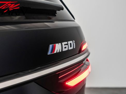 Used 2023 BMW X7 M60i w/ Executive Package image 14