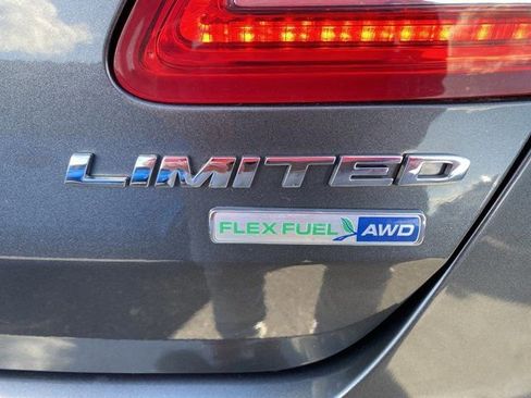 Used 2018 Ford Taurus Limited AWD/4WD image 30