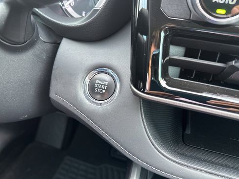 Certified 2023 Toyota Highlander XLE image 19