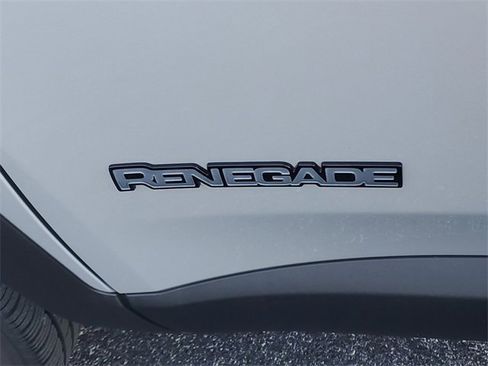 Used 2020 Jeep Renegade Altitude w/ UConnect 8.4 Nav Group image 9