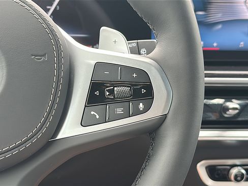 New 2026 BMW X5 xDrive40i w/ M Sport Package image 18