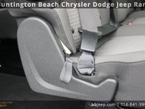 Used 2023 Ford Transit 350 XLT image 33