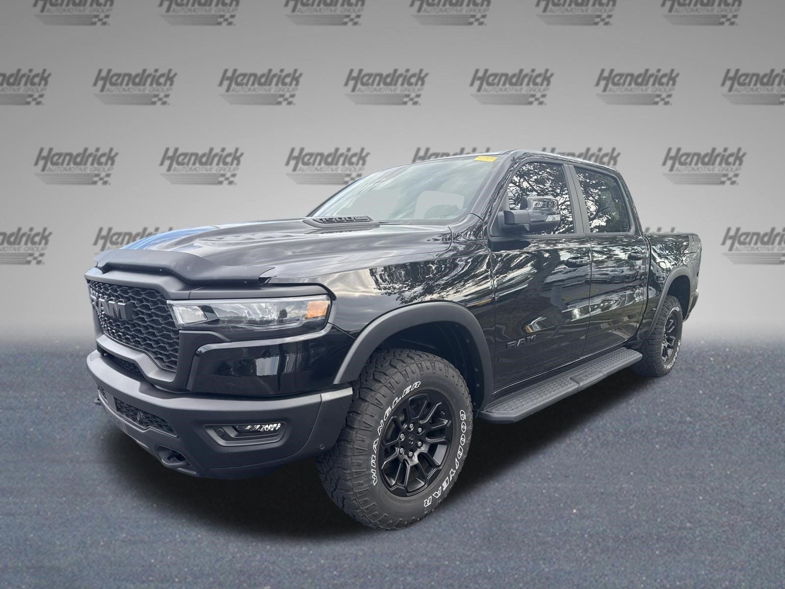 Used 2025 RAM 1500 Laramie w/ Sport Appearance Package AWD/4WD image 4