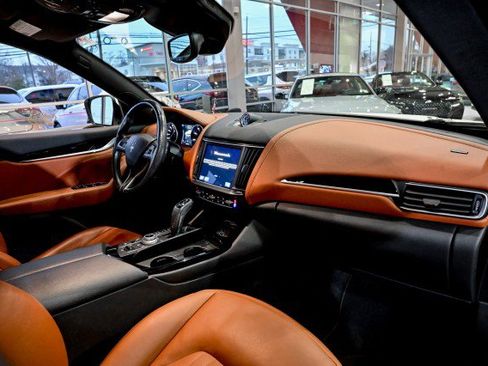 Used 2022 Maserati Levante GT image 25