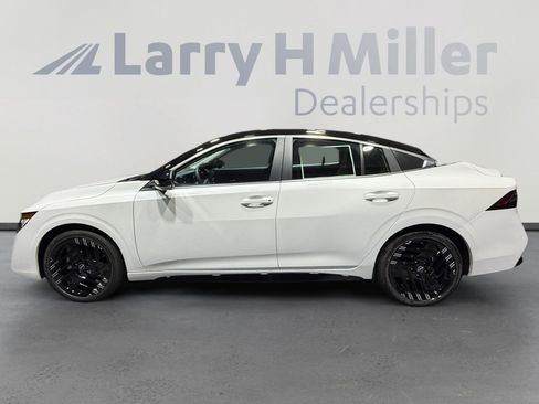 New 2026 Nissan Sentra SR image 2