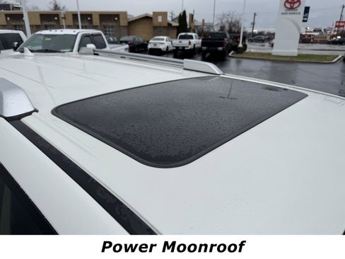 Used 2022 Toyota 4Runner Limited image 11