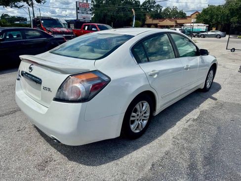 Used 2010 Nissan Altima 2.5 SL w/ Technology Pkg image 11