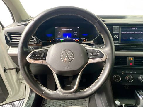 Used 2022 Volkswagen Taos S image 15