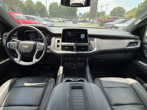 Used 2023 Chevrolet Suburban Premier AWD/4WD image 28