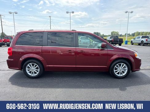 Used 2020 Dodge Grand Caravan SXT FWD image 6