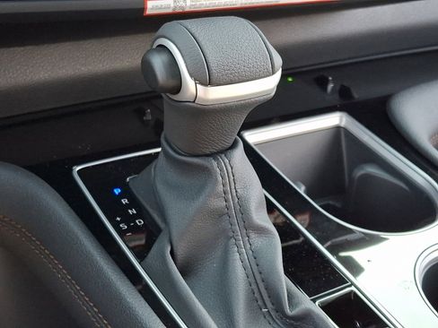 New 2026 Toyota Sienna Limited AWD/4WD image 10
