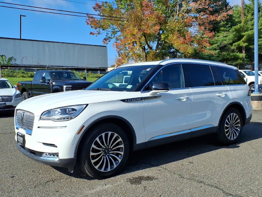Used 2023 Lincoln Aviator Reserve w/ Equipment Group 201A AWD/4WD image 3
