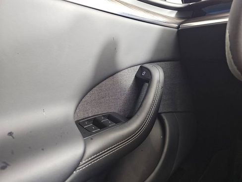 Used 2022 Tesla Model S image 31