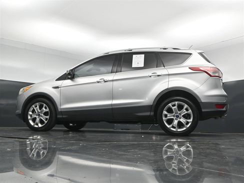 Used 2015 Ford Escape Titanium FWD image 24
