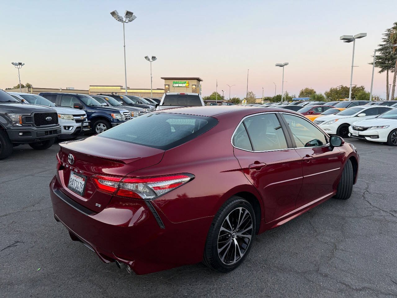 Used 2018 Toyota Camry SE FWD image 7