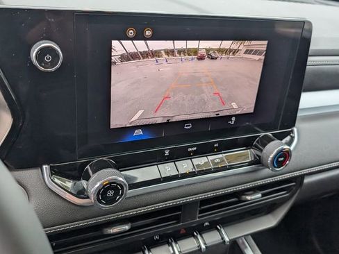 Used 2024 Chevrolet Colorado LT image 21