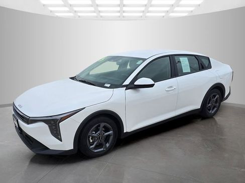 Used 2025 Kia K4 FWD image 6
