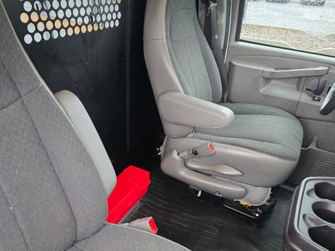 Certified 2024 GMC Savana 2500 Work Van w/ Driver Convenience Package image 22