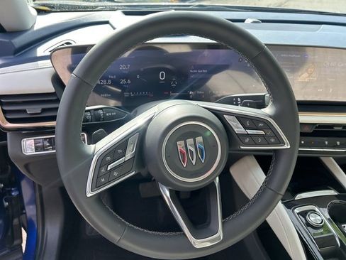 Used 2025 Buick Envision Avenir image 28