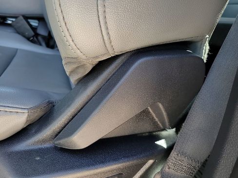 Used 2025 Ford F250 XL w/ XL Chrome Package image 20