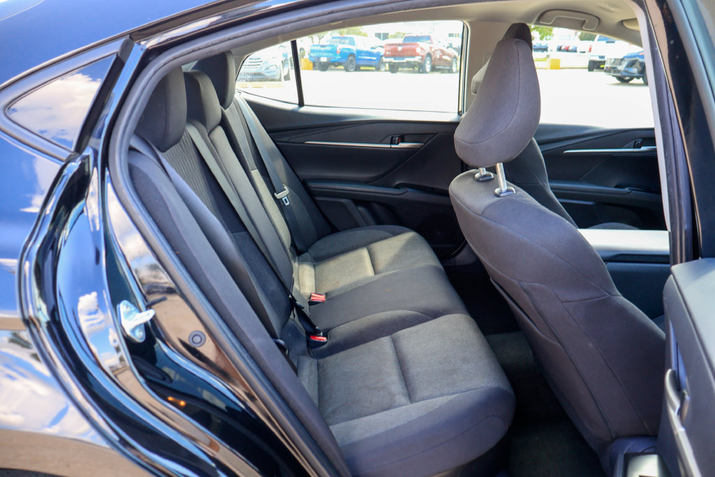 Used 2025 Toyota Camry LE FWD image 10
