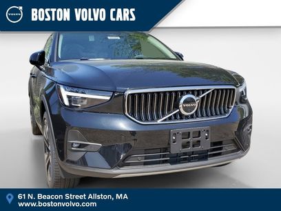 New 2025 Volvo XC40 B5 Ultra w/ Climate Package