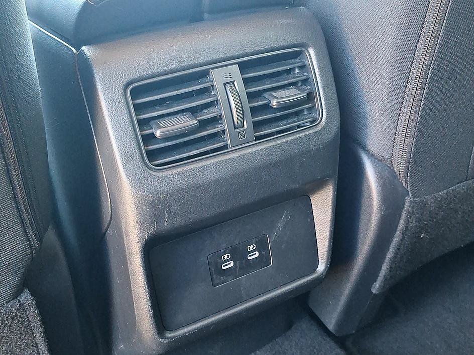 Certified 2025 Nissan Rogue SV FWD image 29