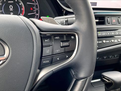 Used 2025 Lexus ES 350 w/ Luxury Package image 23
