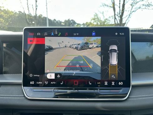 New 2025 Volkswagen Tiguan SE image 24