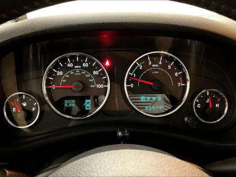 Used 2016 Jeep Wrangler Unlimited Rubicon AWD/4WD image 13