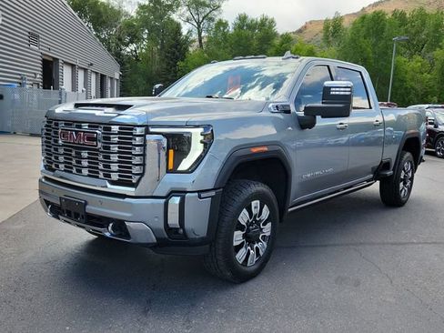 Used 2024 GMC Sierra 2500 Denali w/ Denali Reserve Package AWD/4WD image 5