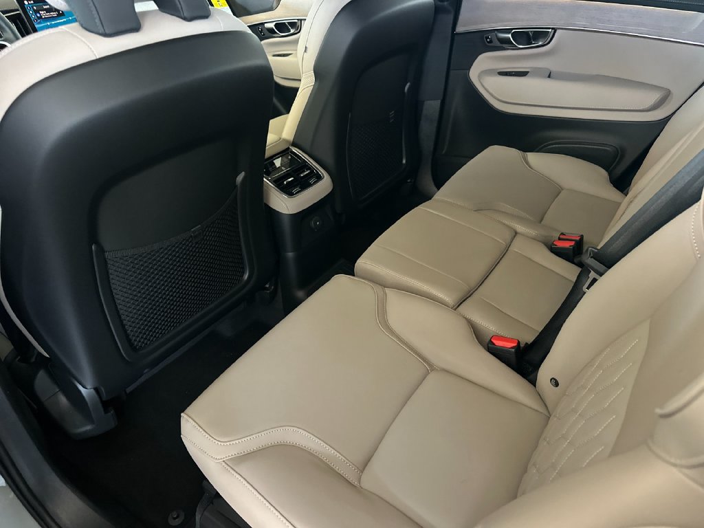 New 2026 Volvo XC90 T8 Plus AWD/4WD image 11