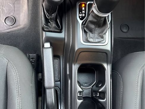 Used 2022 Jeep Wrangler Unlimited Sport AWD/4WD image 32