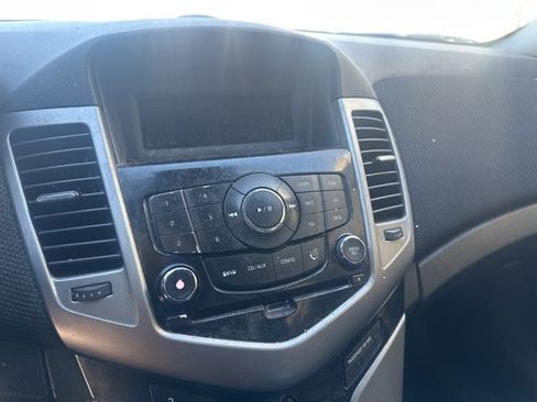 Used 2014 Chevrolet Cruze LT image 12