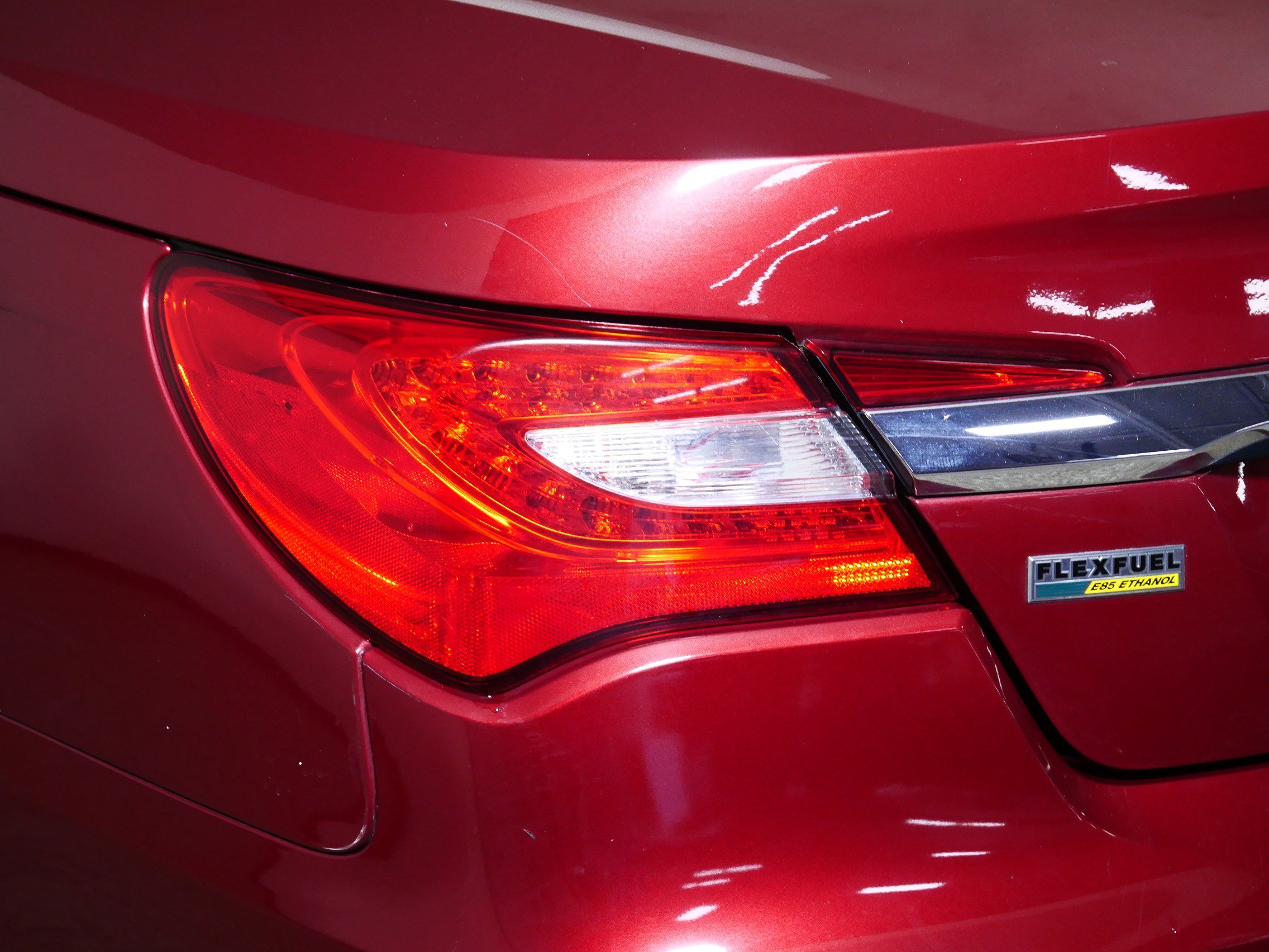 Used 2012 Chrysler 200 Touring FWD image 17
